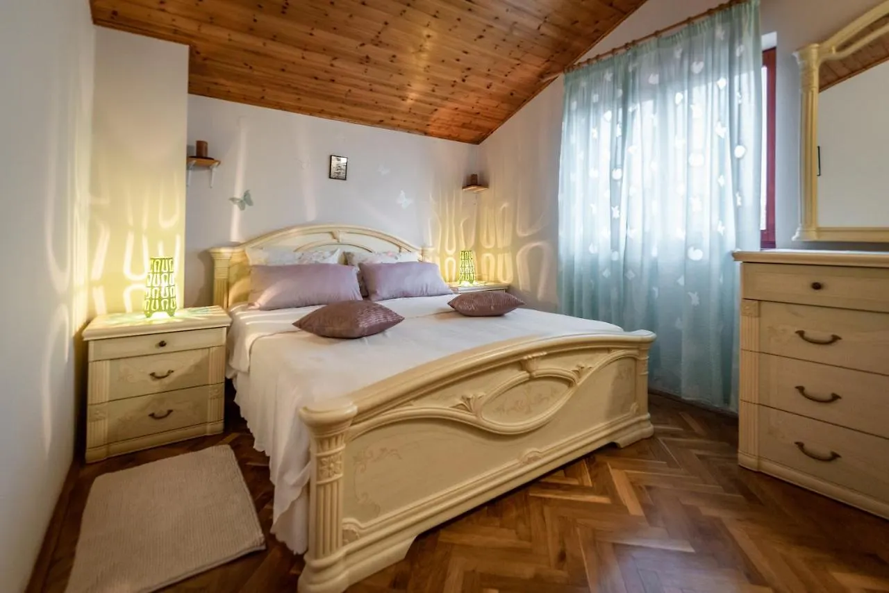 Apartment Edi 1 Pula
